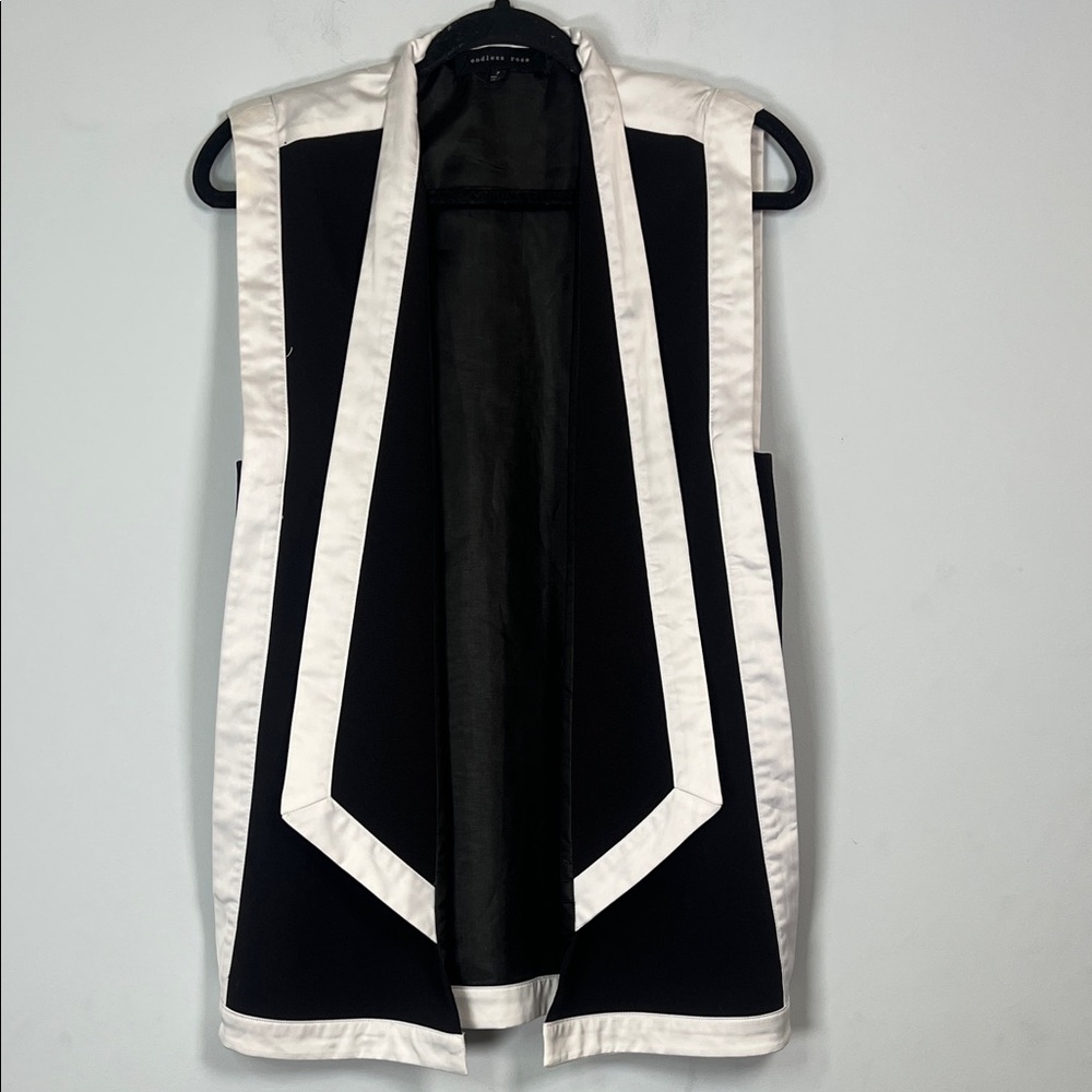 Endless Rose Women's Black and White Shabby Chic Blazer Vest Size Small